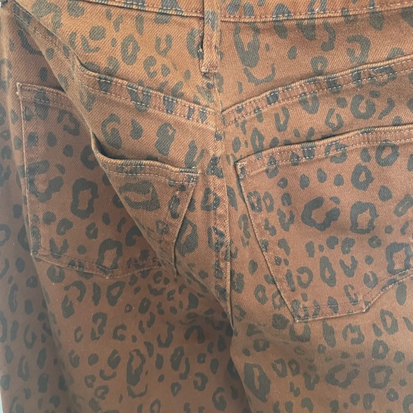 Universal Thread Vintage Straight Leopard Animal Print Jeans Sz2 W26S - Picture 3 of 7